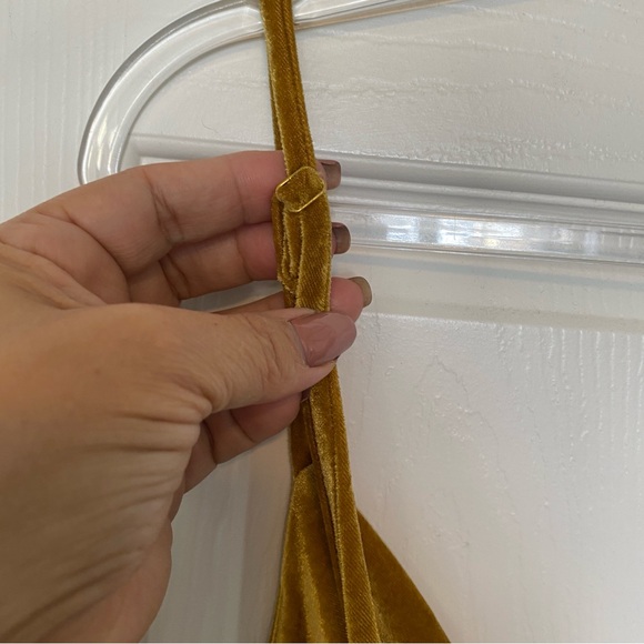 Zarr Collection Ruched Velvet Dress - Picture 10 of 15